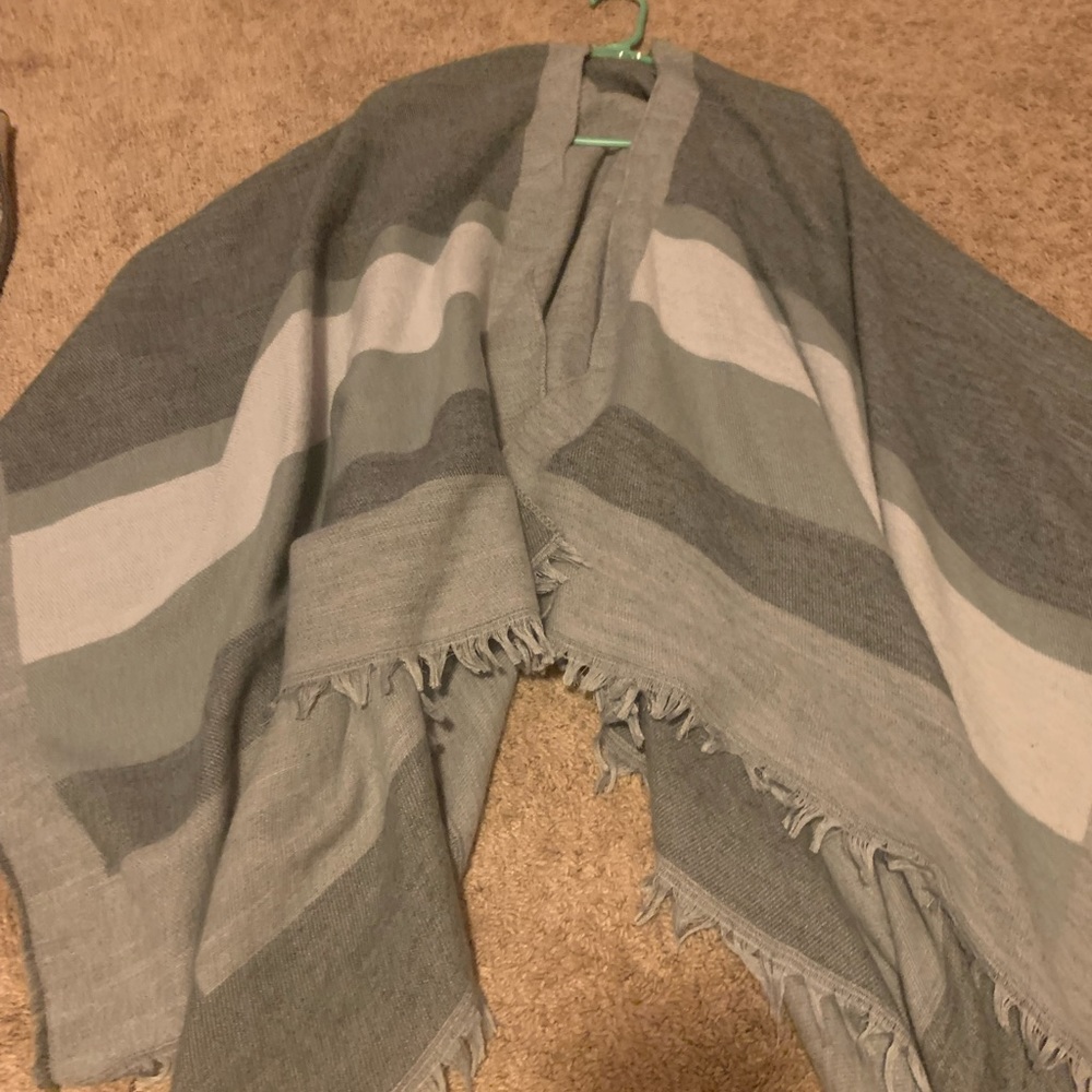 Womens shawl, gray, one size, and beautiful.